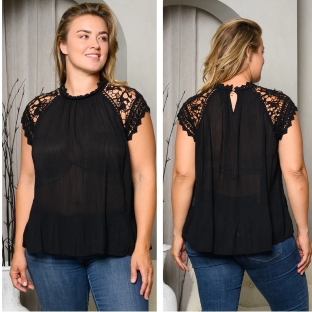 PLEATED LACE CHIFFON TOP